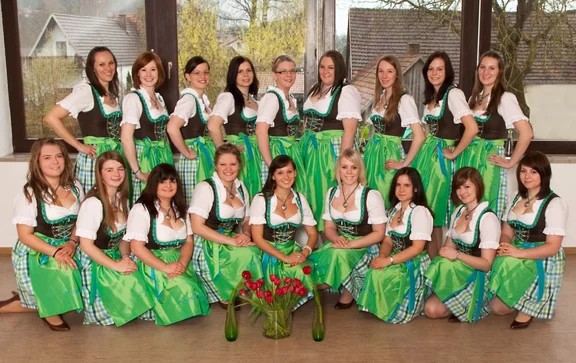 festdamen.JPG
